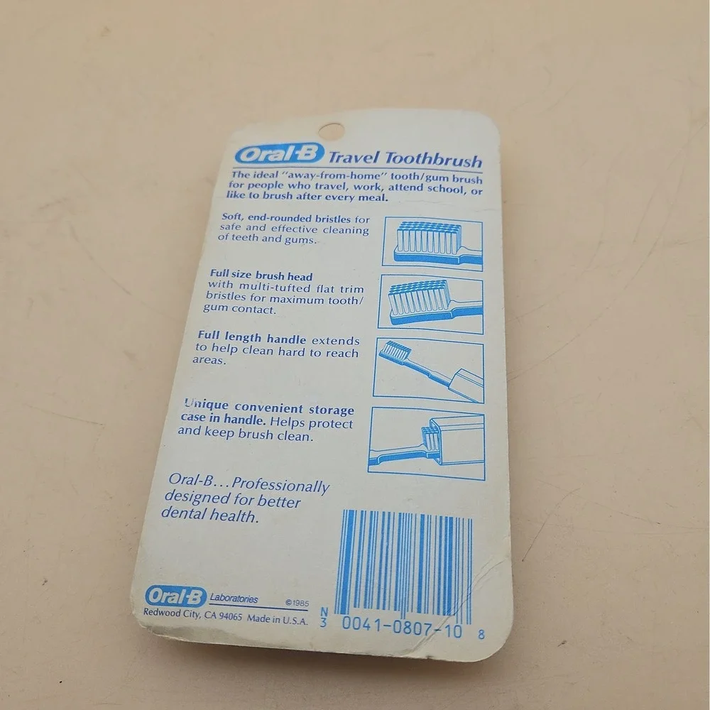 Vintage Oral B Travel Toothbrush 1985 NOS New Pack Of 2 Green Blue